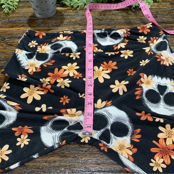 LuLaRoe TC Fright Club Floral Skull Halloween Leggings Tall Curvy - Picture 9 of 16